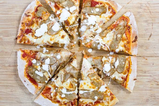 Chicken kabab pizza