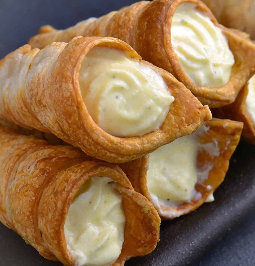 Cream roll