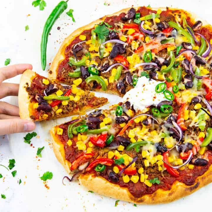 Classic mexican-veg pizza