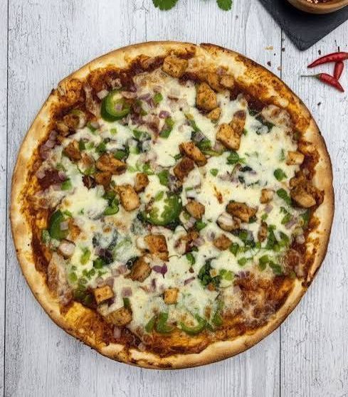 Chicker manchurian pizza