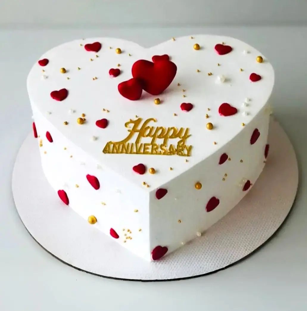 Aniversary cake