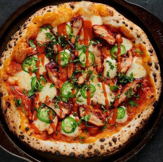 Butter chicken piza