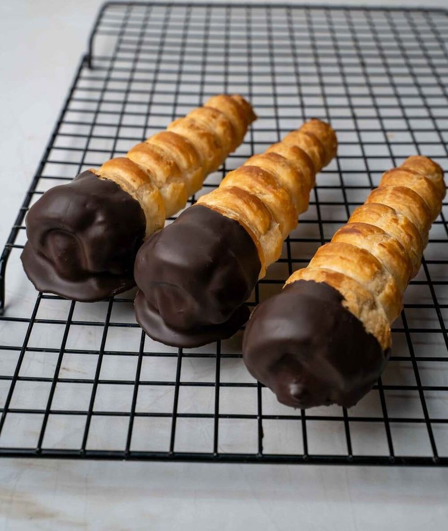 Chocolate cream  roll