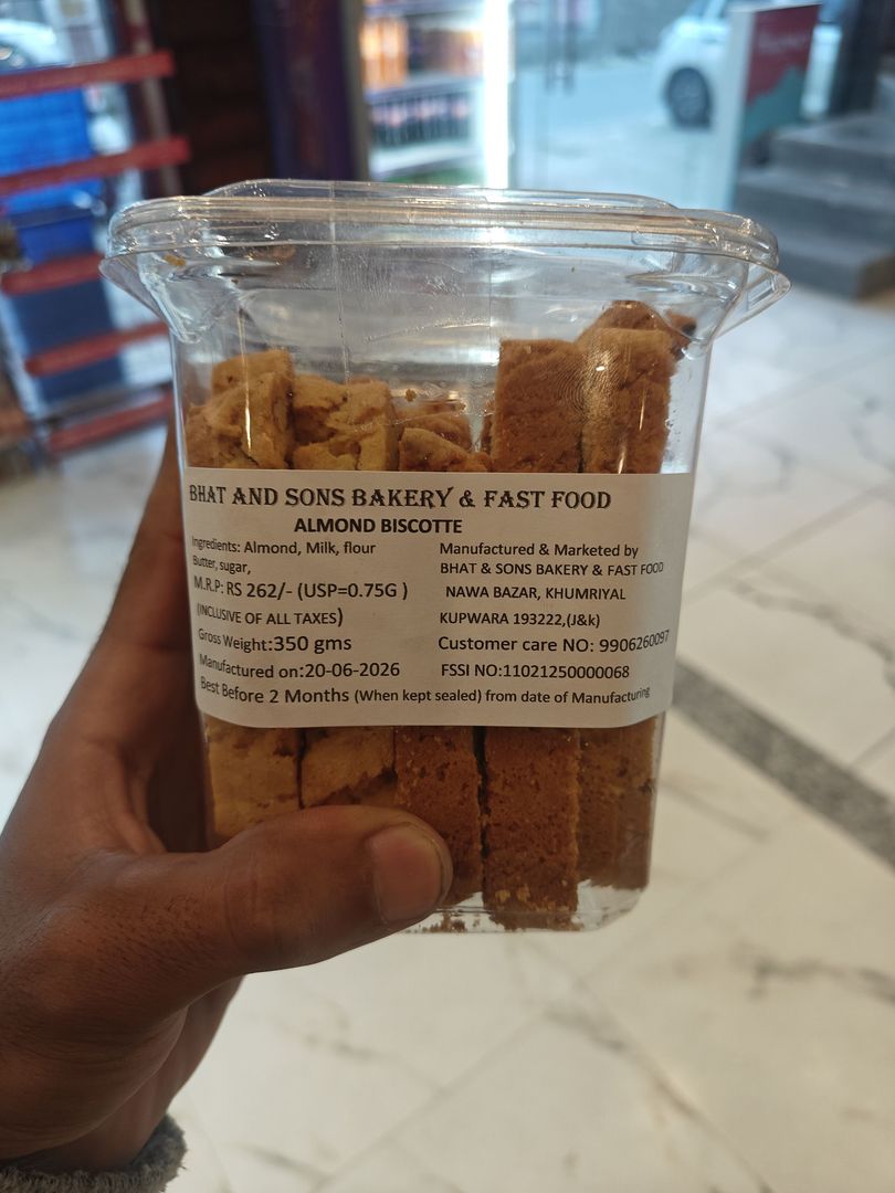 Almond biscuits