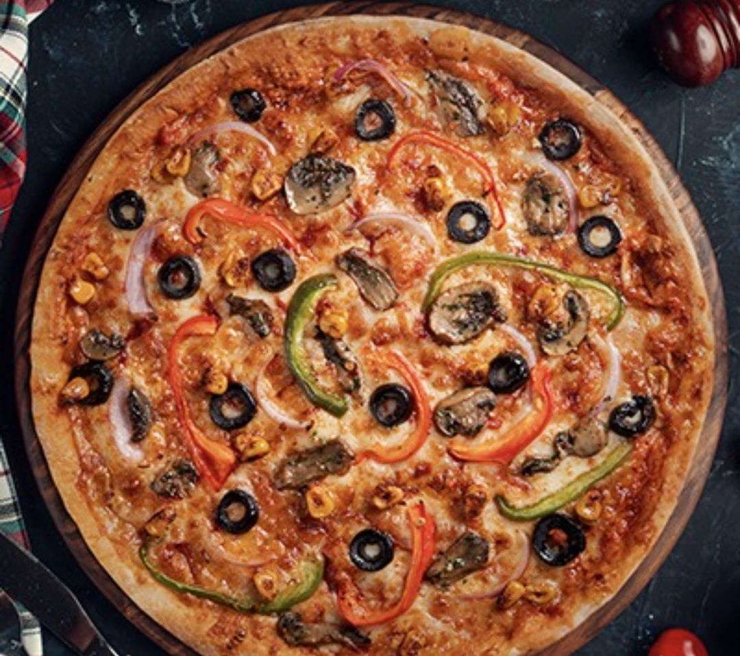 Fire roast chicken pizza