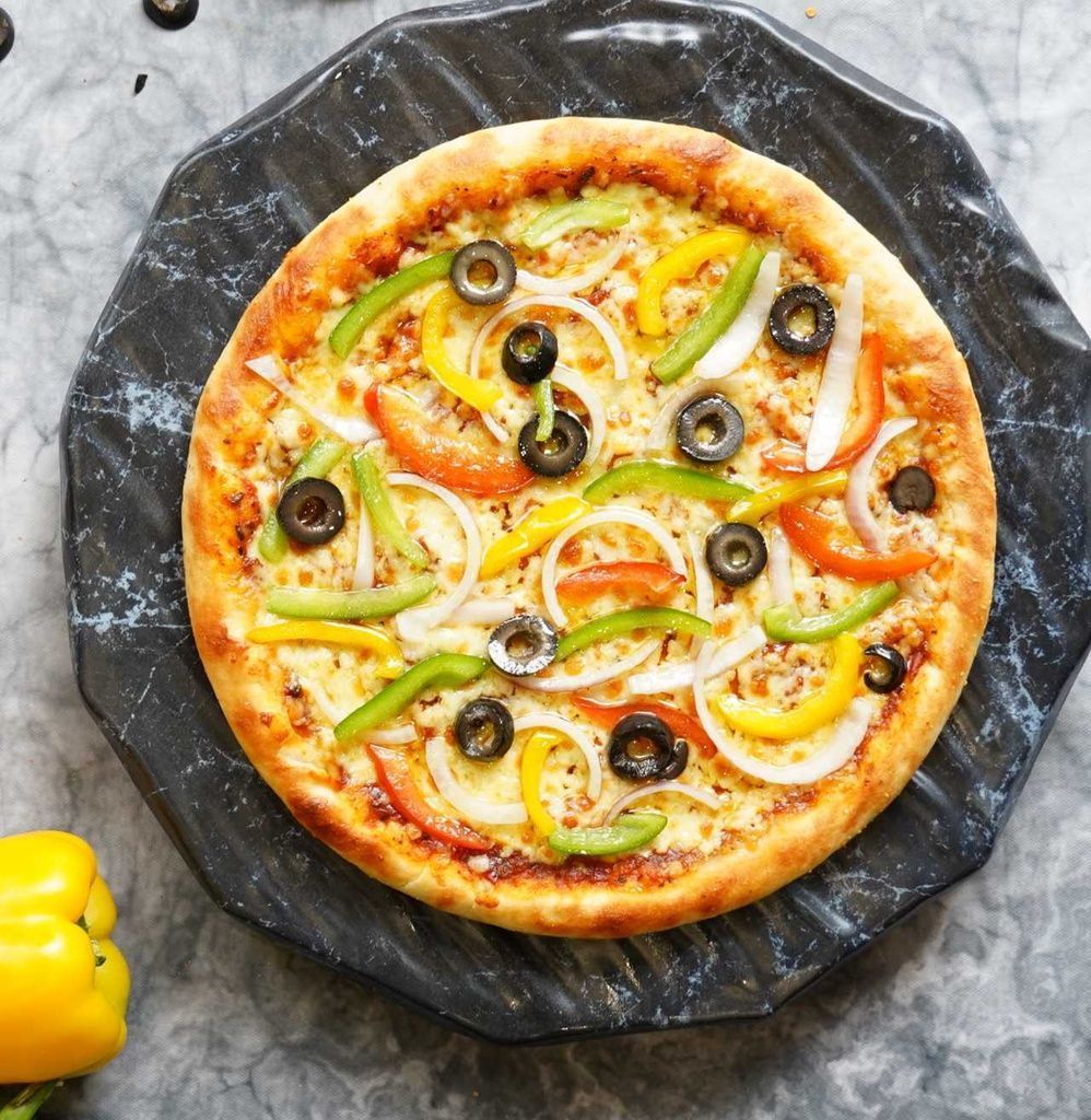 Cheese burst-veg pizza