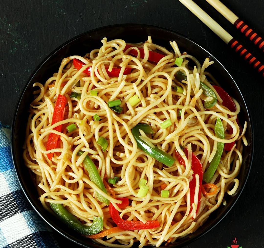 Veg hakka noodles